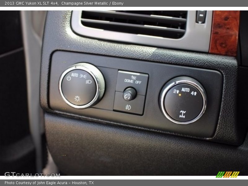 Champagne Silver Metallic / Ebony 2013 GMC Yukon XL SLT 4x4