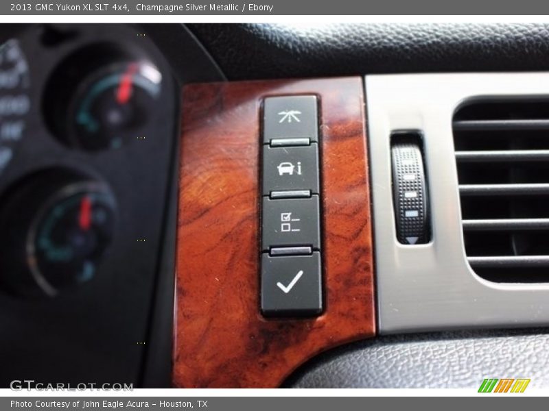 Champagne Silver Metallic / Ebony 2013 GMC Yukon XL SLT 4x4