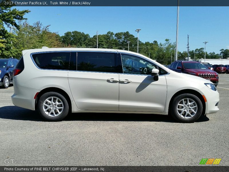 Tusk White / Black/Alloy 2017 Chrysler Pacifica LX