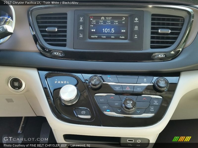 Tusk White / Black/Alloy 2017 Chrysler Pacifica LX