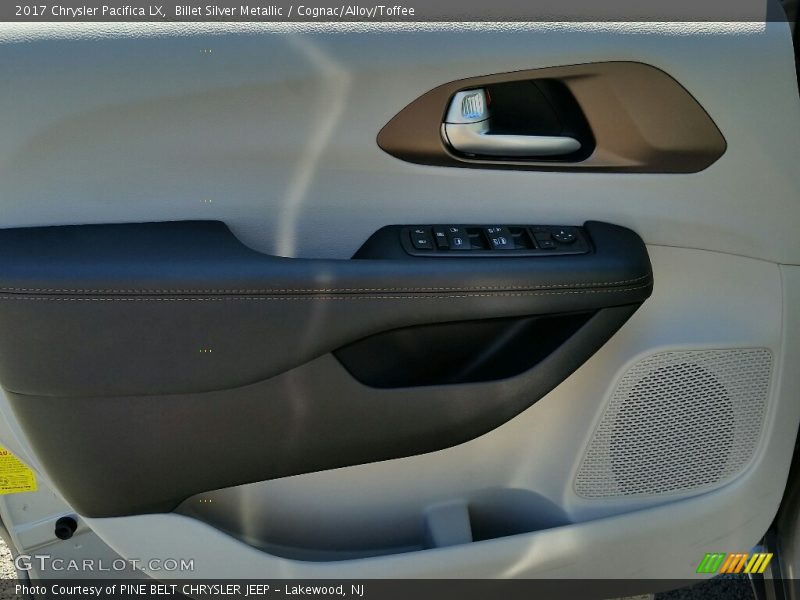 Billet Silver Metallic / Cognac/Alloy/Toffee 2017 Chrysler Pacifica LX
