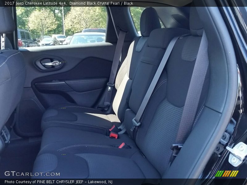 Diamond Black Crystal Pearl / Black 2017 Jeep Cherokee Latitude 4x4