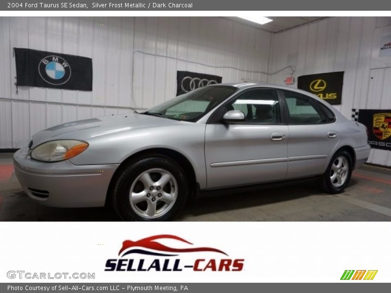 Silver Frost Metallic / Dark Charcoal 2004 Ford Taurus SE Sedan