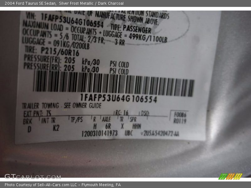 Silver Frost Metallic / Dark Charcoal 2004 Ford Taurus SE Sedan