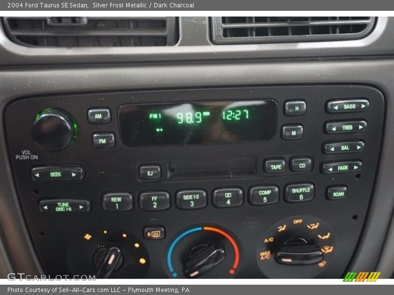Silver Frost Metallic / Dark Charcoal 2004 Ford Taurus SE Sedan
