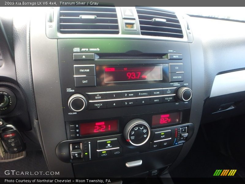 Titanium Silver / Gray 2009 Kia Borrego LX V6 4x4