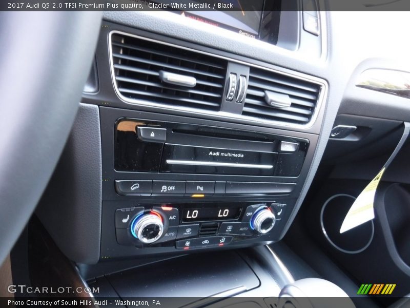 Glacier White Metallic / Black 2017 Audi Q5 2.0 TFSI Premium Plus quattro