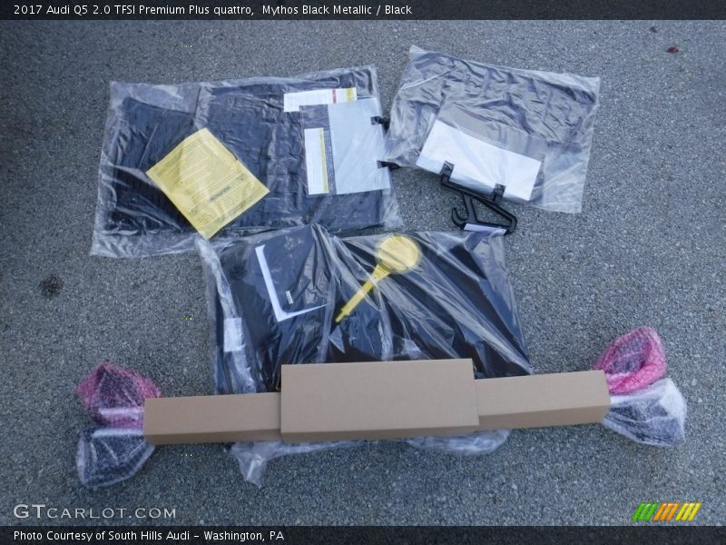 Mythos Black Metallic / Black 2017 Audi Q5 2.0 TFSI Premium Plus quattro