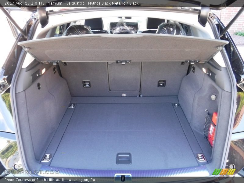 Mythos Black Metallic / Black 2017 Audi Q5 2.0 TFSI Premium Plus quattro