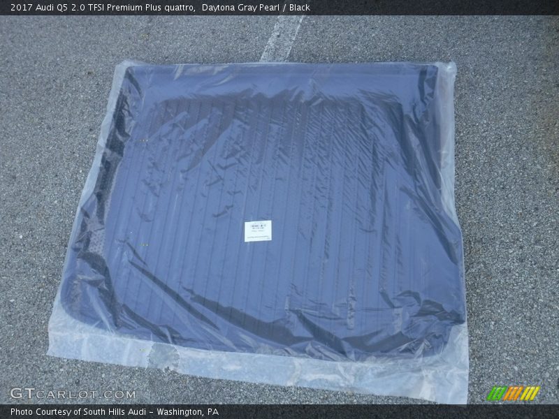 Daytona Gray Pearl / Black 2017 Audi Q5 2.0 TFSI Premium Plus quattro