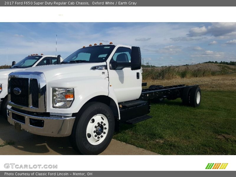 Oxford White / Earth Gray 2017 Ford F650 Super Duty Regular Cab Chassis