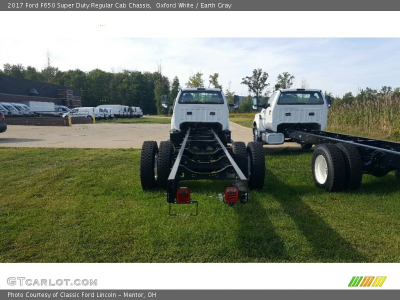 Oxford White / Earth Gray 2017 Ford F650 Super Duty Regular Cab Chassis