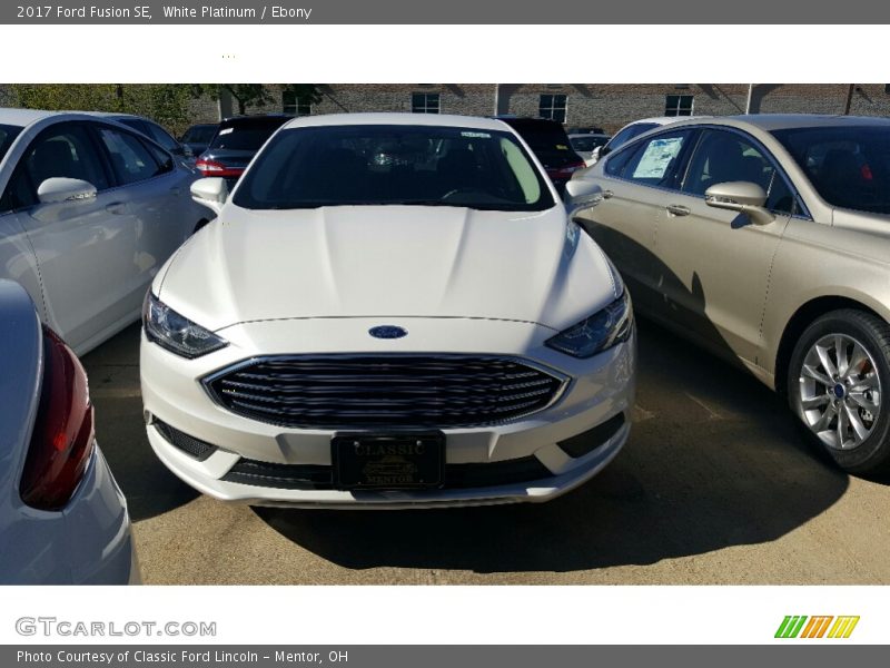 White Platinum / Ebony 2017 Ford Fusion SE