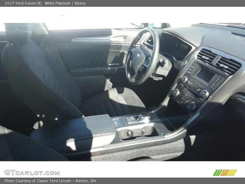 White Platinum / Ebony 2017 Ford Fusion SE