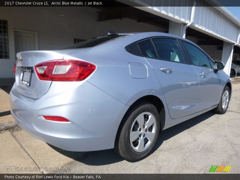 Arctic Blue Metallic / Jet Black 2017 Chevrolet Cruze LS