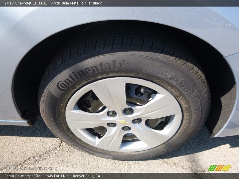 Arctic Blue Metallic / Jet Black 2017 Chevrolet Cruze LS