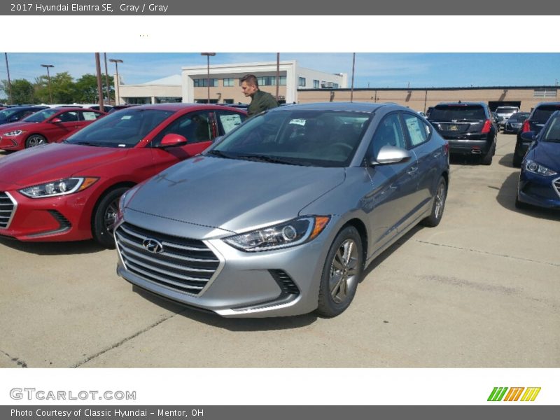 Gray / Gray 2017 Hyundai Elantra SE