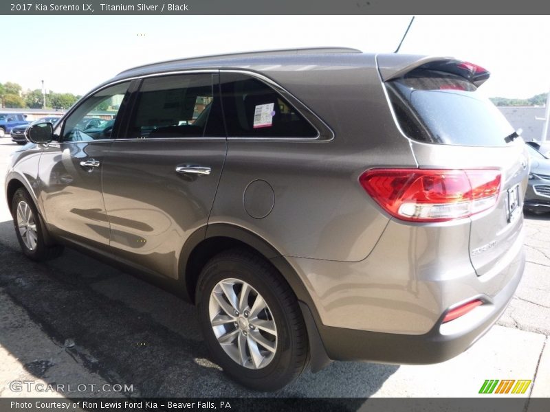 Titanium Silver / Black 2017 Kia Sorento LX