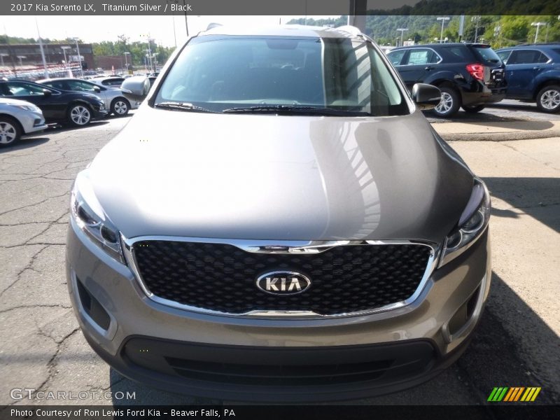 Titanium Silver / Black 2017 Kia Sorento LX
