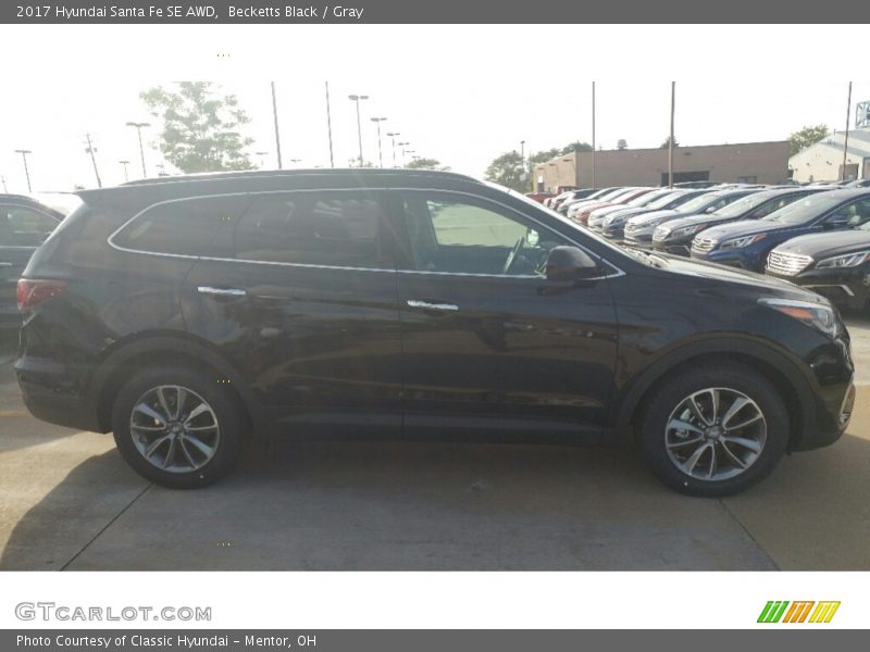 Becketts Black / Gray 2017 Hyundai Santa Fe SE AWD