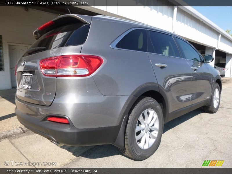 Titanium Silver / Black 2017 Kia Sorento LX AWD