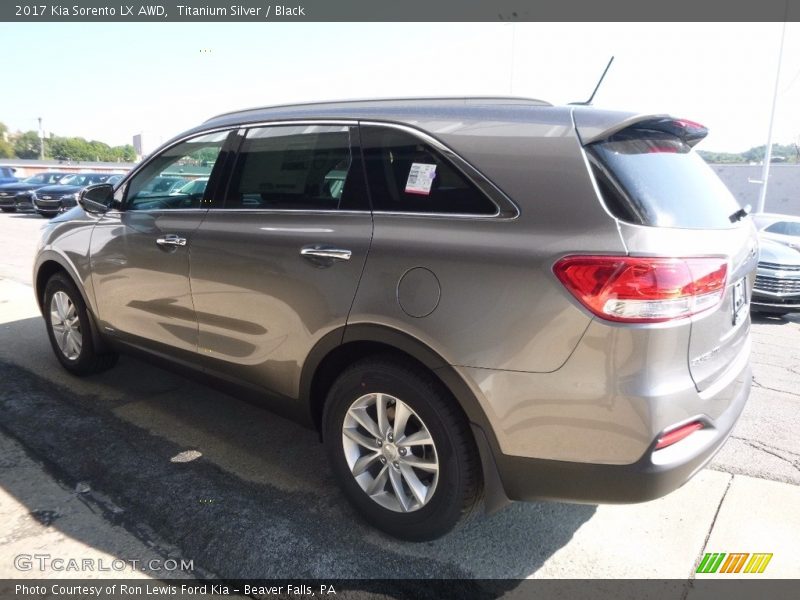 Titanium Silver / Black 2017 Kia Sorento LX AWD