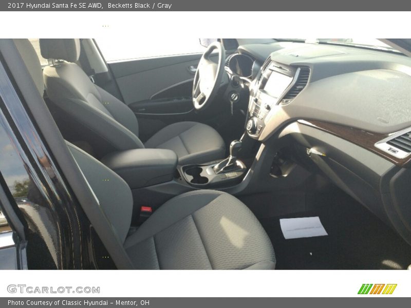 Becketts Black / Gray 2017 Hyundai Santa Fe SE AWD