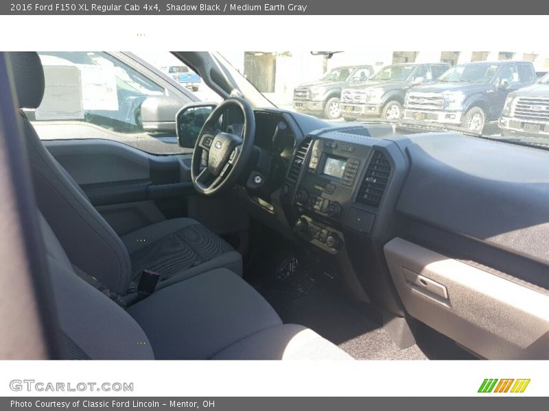 Shadow Black / Medium Earth Gray 2016 Ford F150 XL Regular Cab 4x4