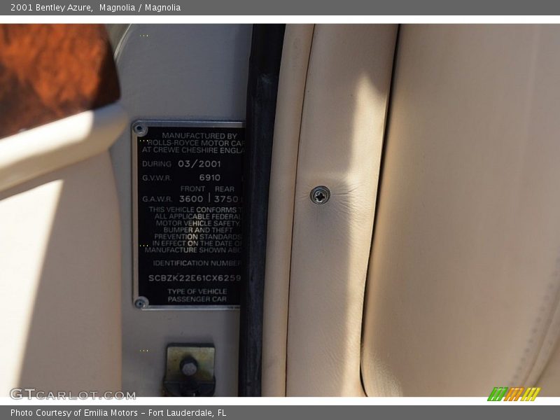 Magnolia / Magnolia 2001 Bentley Azure