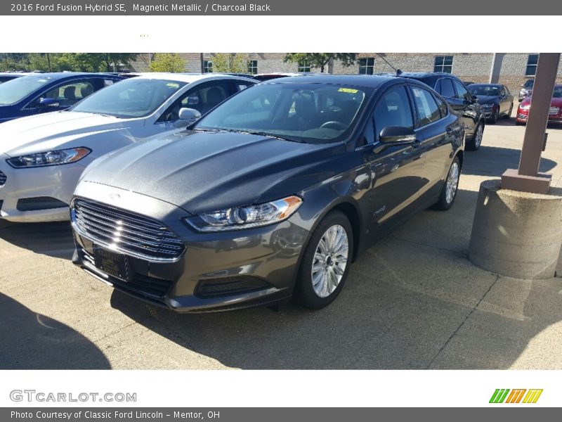 Magnetic Metallic / Charcoal Black 2016 Ford Fusion Hybrid SE