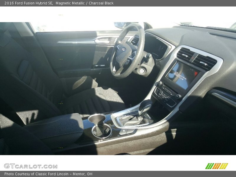 Magnetic Metallic / Charcoal Black 2016 Ford Fusion Hybrid SE