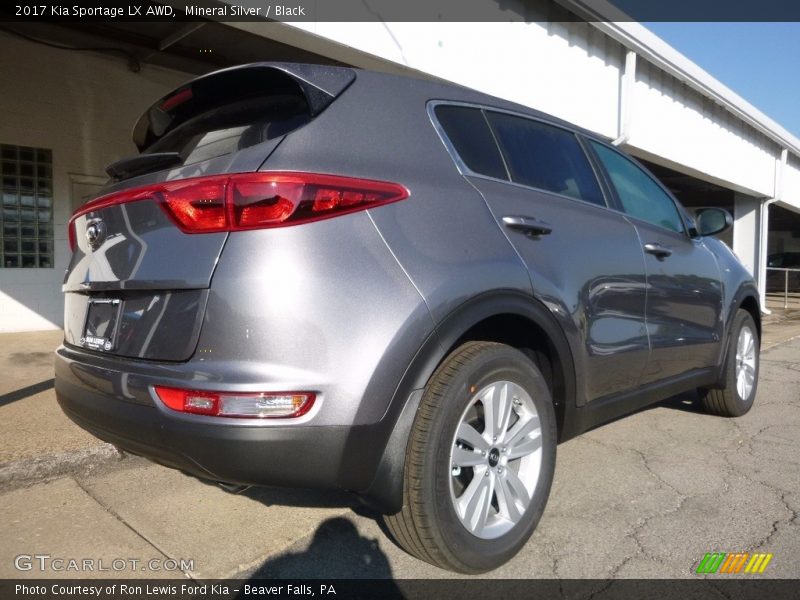 Mineral Silver / Black 2017 Kia Sportage LX AWD