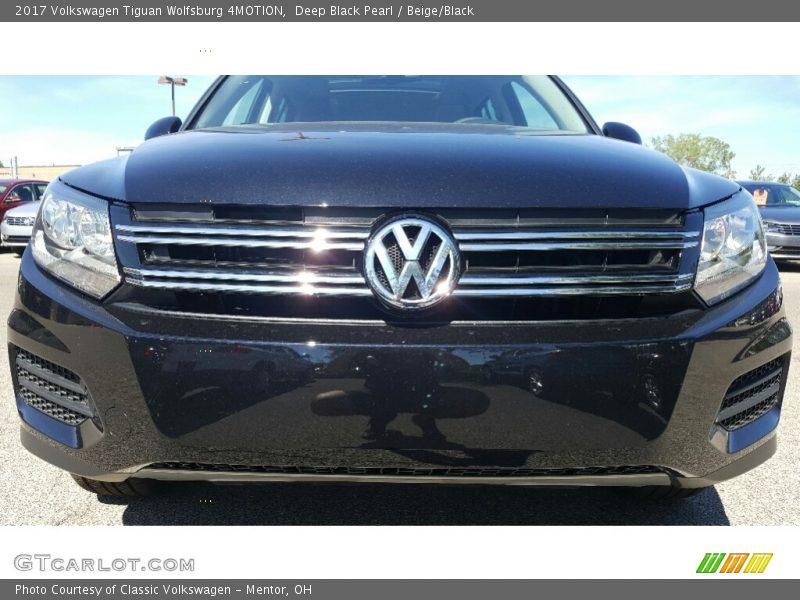 Deep Black Pearl / Beige/Black 2017 Volkswagen Tiguan Wolfsburg 4MOTION