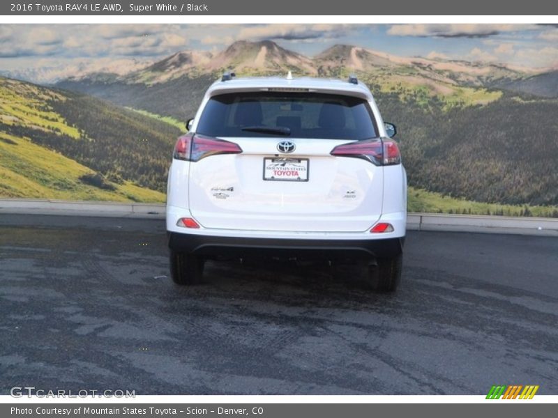 Super White / Black 2016 Toyota RAV4 LE AWD