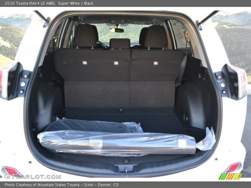 Super White / Black 2016 Toyota RAV4 LE AWD