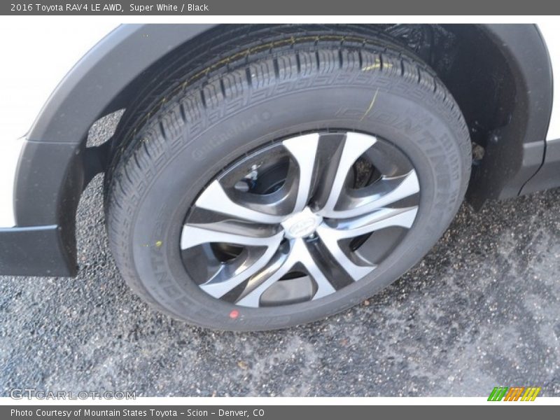 Super White / Black 2016 Toyota RAV4 LE AWD