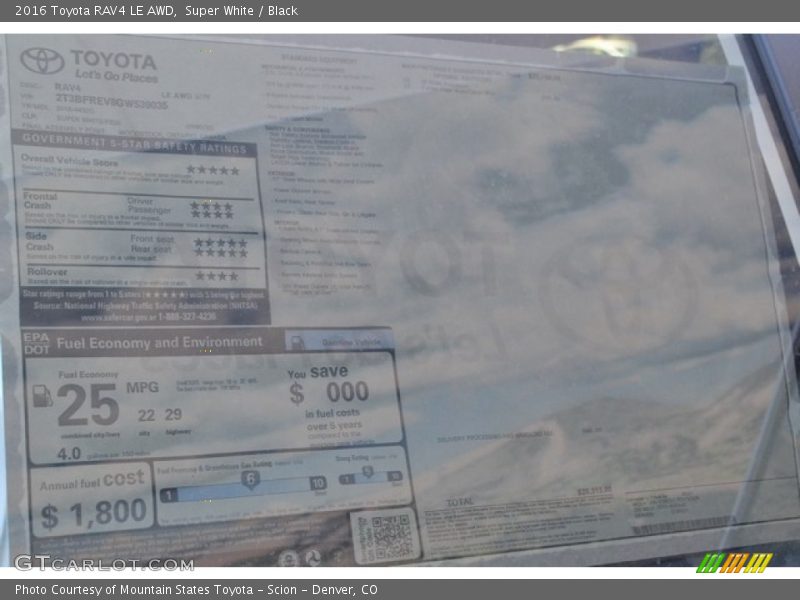Super White / Black 2016 Toyota RAV4 LE AWD