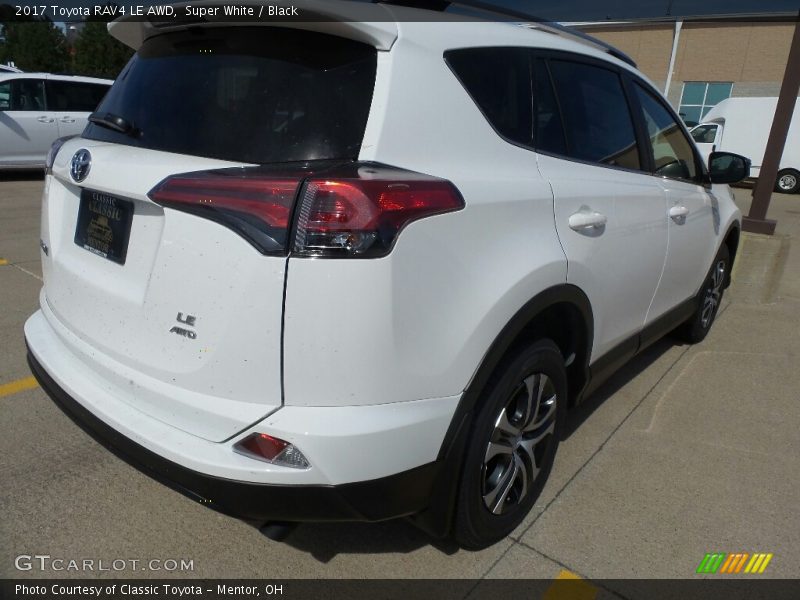 Super White / Black 2017 Toyota RAV4 LE AWD