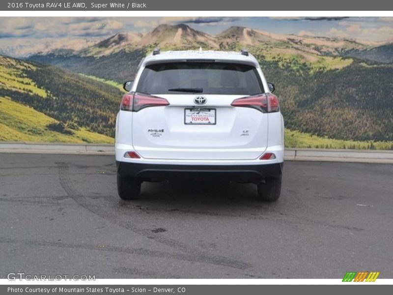 Super White / Black 2016 Toyota RAV4 LE AWD