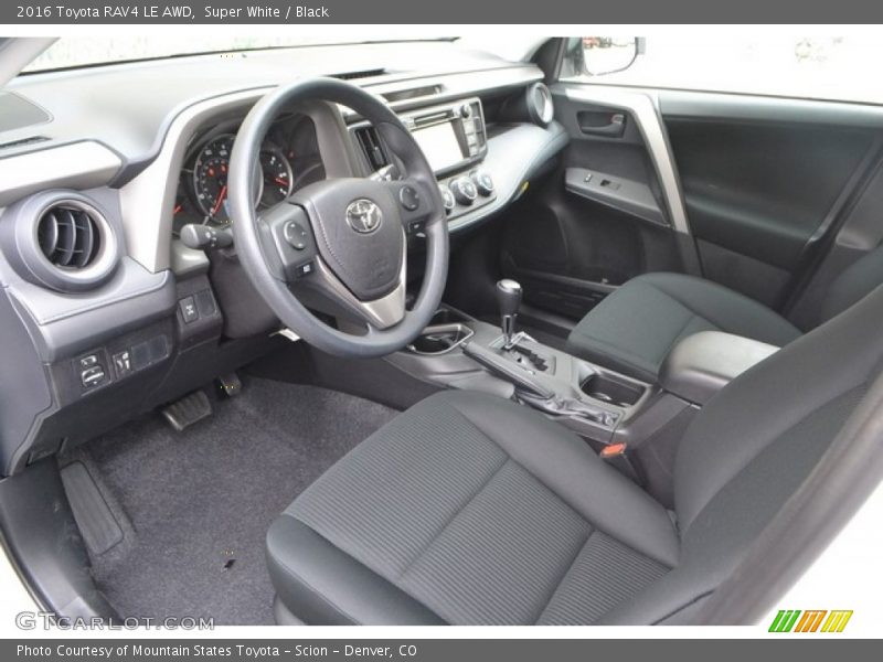 Super White / Black 2016 Toyota RAV4 LE AWD