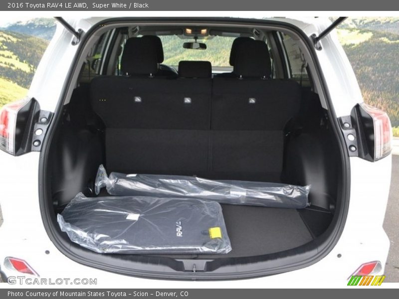 Super White / Black 2016 Toyota RAV4 LE AWD