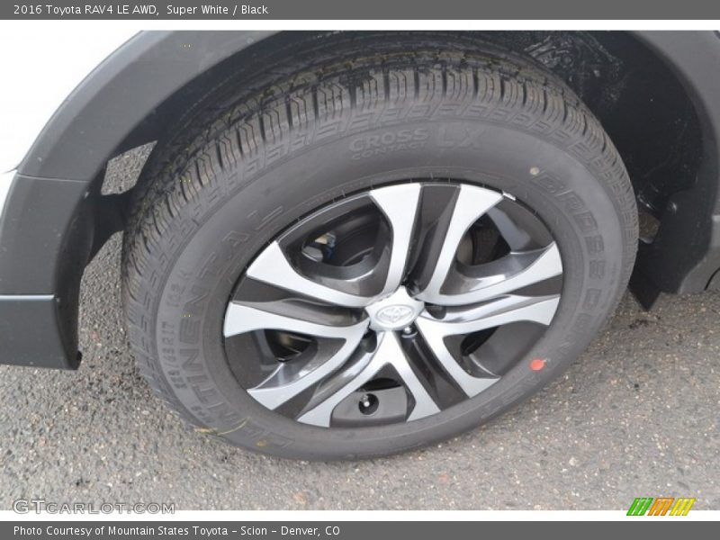 Super White / Black 2016 Toyota RAV4 LE AWD