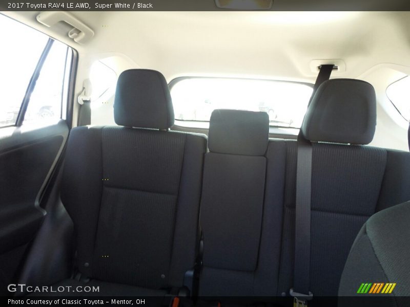 Super White / Black 2017 Toyota RAV4 LE AWD