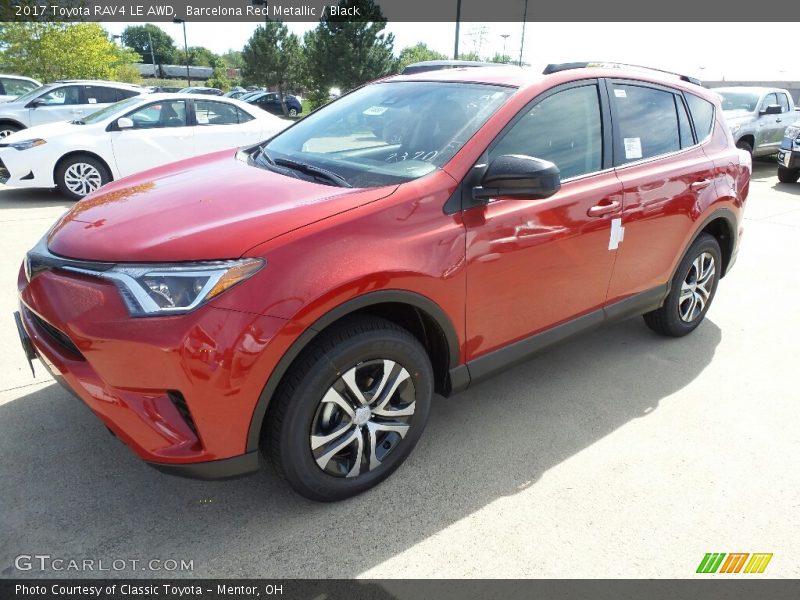Front 3/4 View of 2017 RAV4 LE AWD