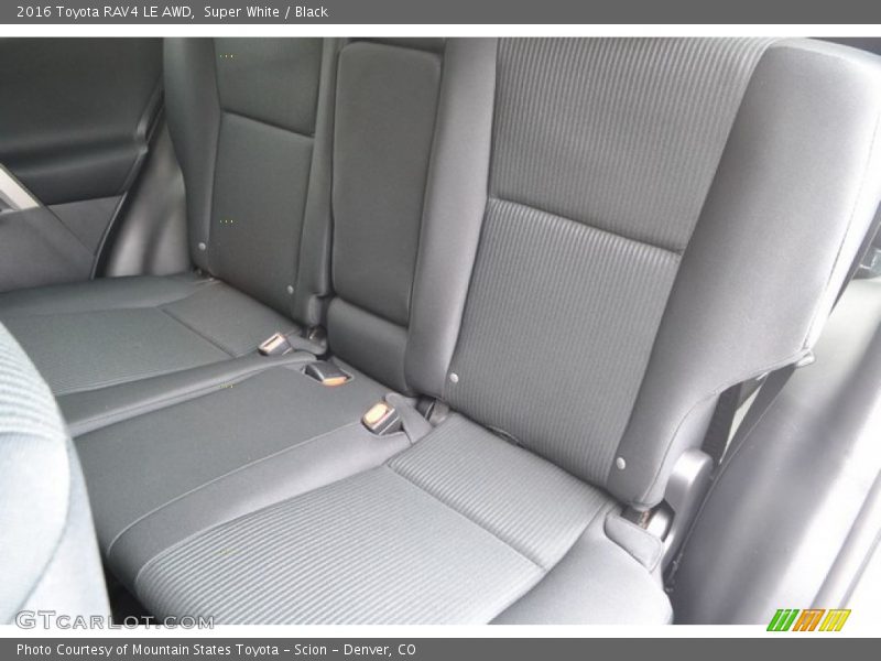 Super White / Black 2016 Toyota RAV4 LE AWD
