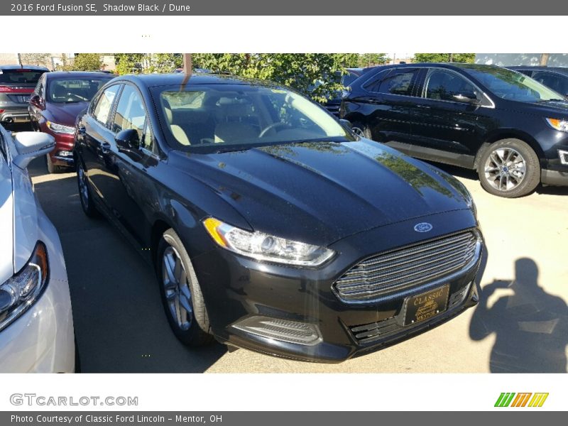 Shadow Black / Dune 2016 Ford Fusion SE