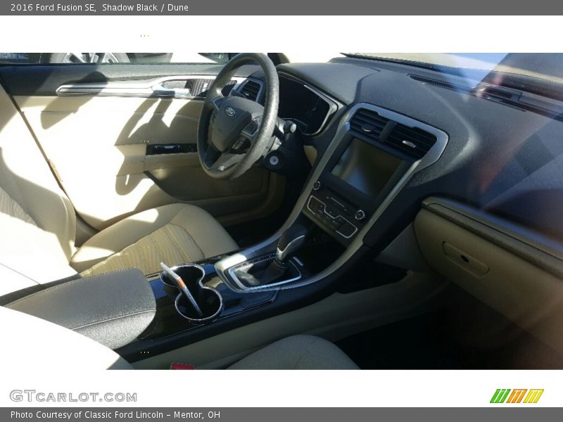 Shadow Black / Dune 2016 Ford Fusion SE