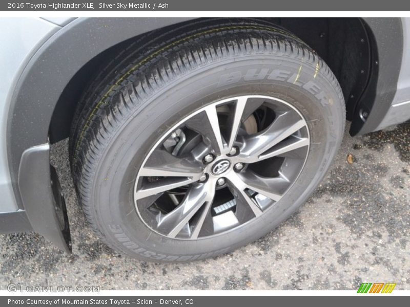 Silver Sky Metallic / Ash 2016 Toyota Highlander XLE