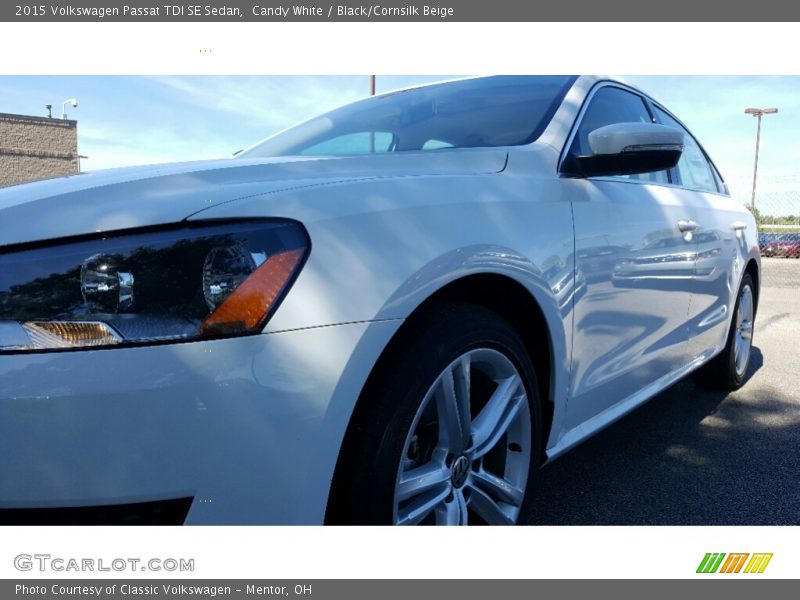 Candy White / Black/Cornsilk Beige 2015 Volkswagen Passat TDI SE Sedan
