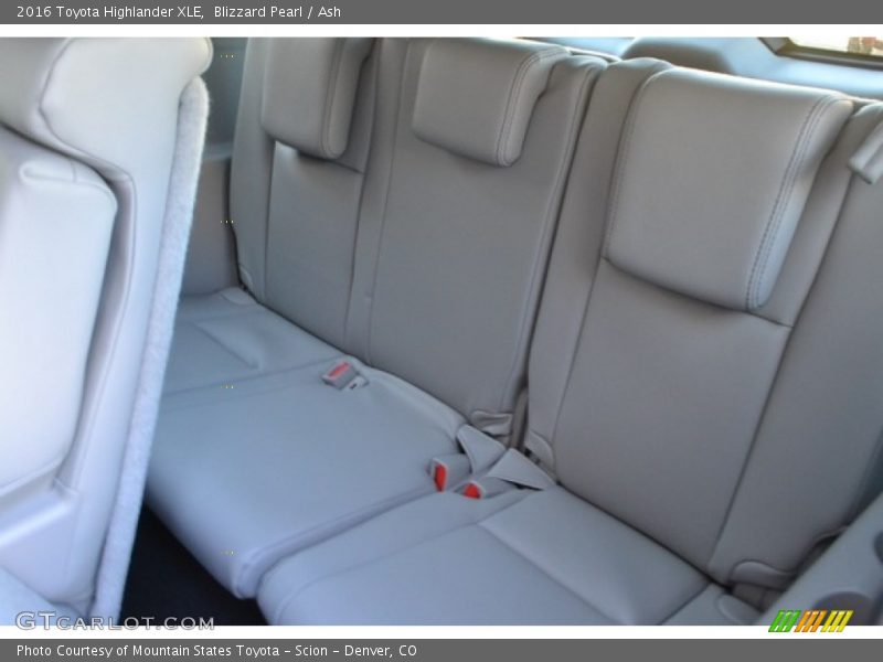 Blizzard Pearl / Ash 2016 Toyota Highlander XLE